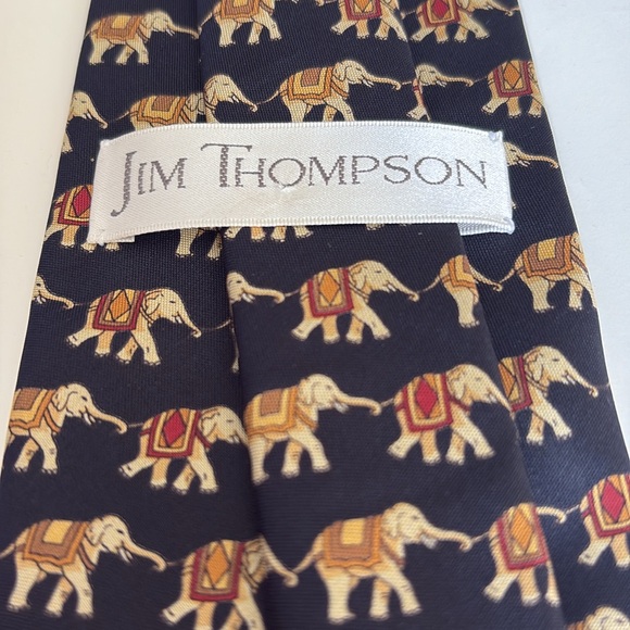 Jim Thompson Elephant Themed Made in Thailand Silk Tie - Picture 4 of 7